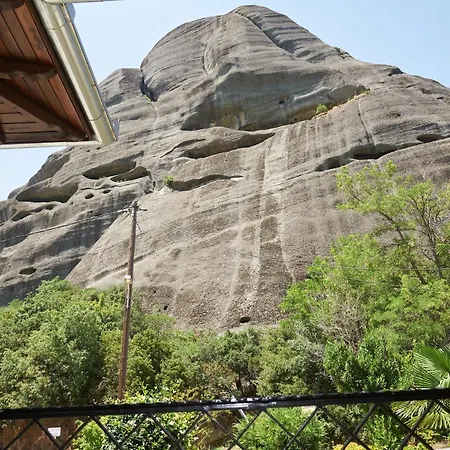 파파스타티스 게스트하우스 4*