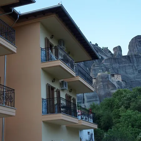 파파스타티스 게스트하우스 4*