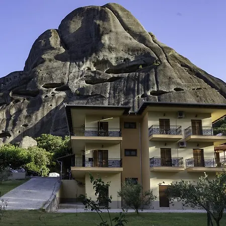 Papastathis Guest house 3*