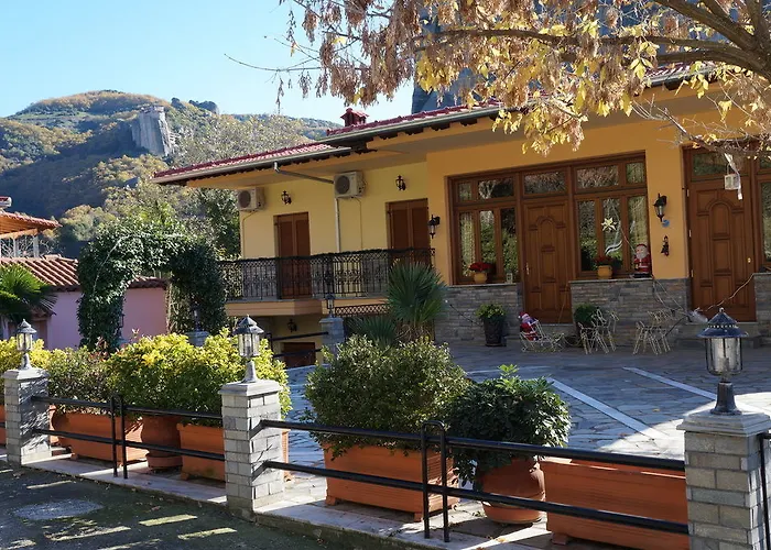 Papastathis בית הארחה 4*